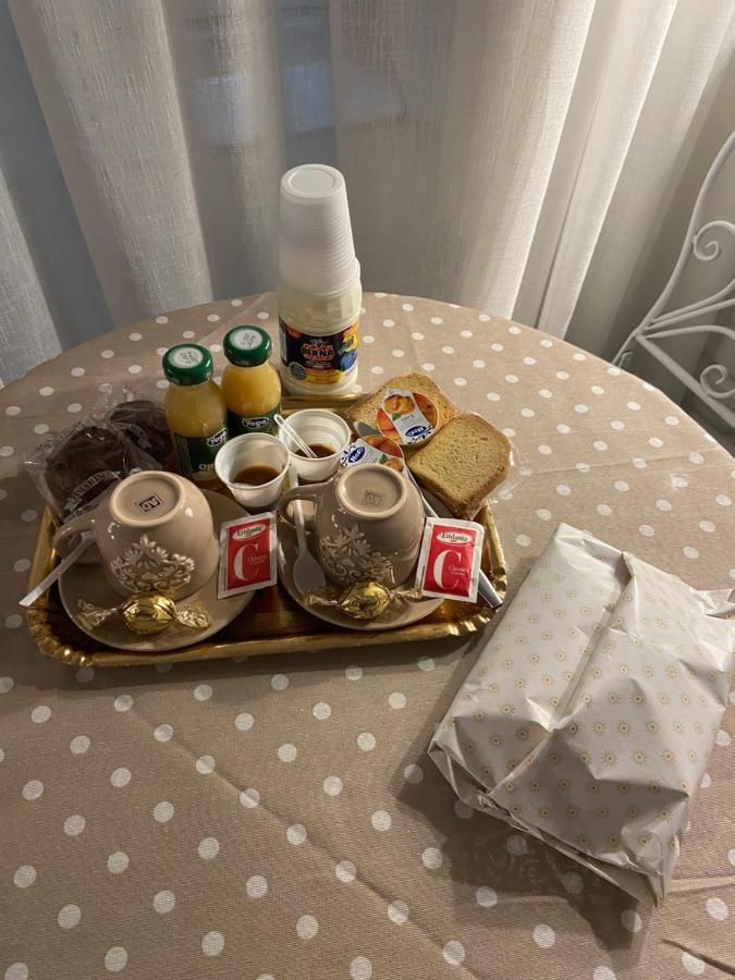 Beb La Gemma Bed and Breakfast Napoli Eksteriør billede