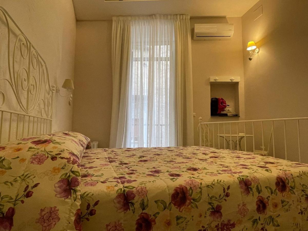 Beb La Gemma Bed and Breakfast Napoli Eksteriør billede