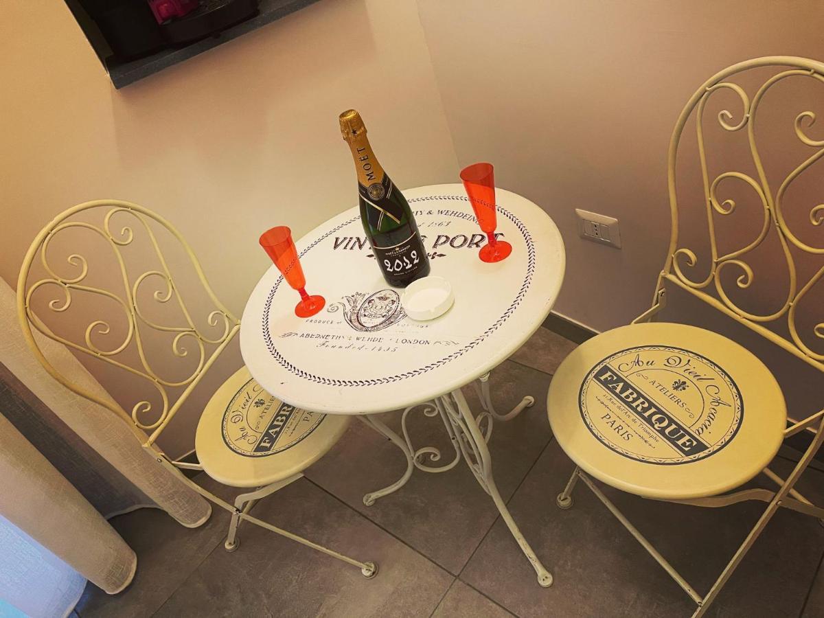 Beb La Gemma Bed and Breakfast Napoli Eksteriør billede
