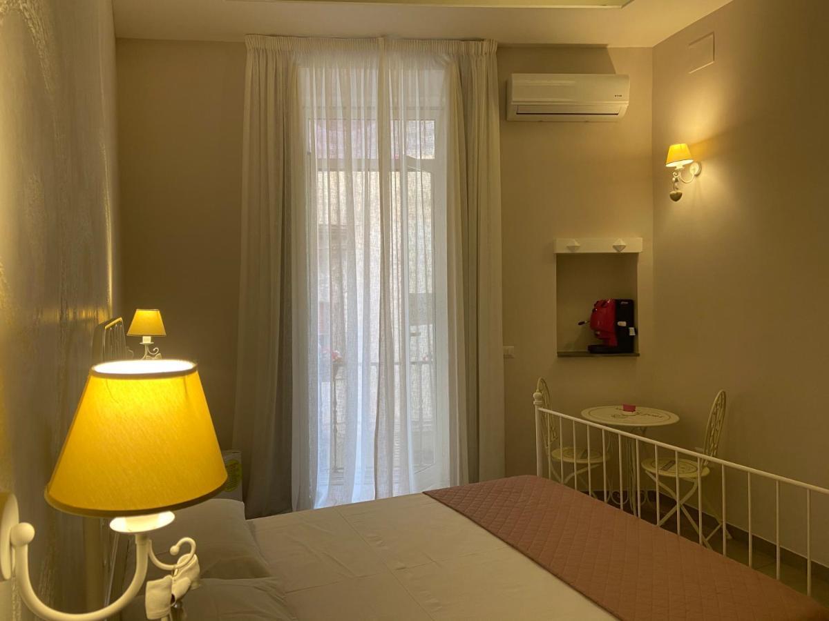 Beb La Gemma Bed and Breakfast Napoli Eksteriør billede