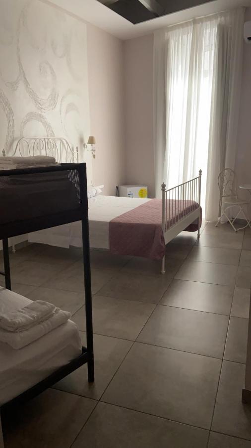 Beb La Gemma Bed and Breakfast Napoli Eksteriør billede