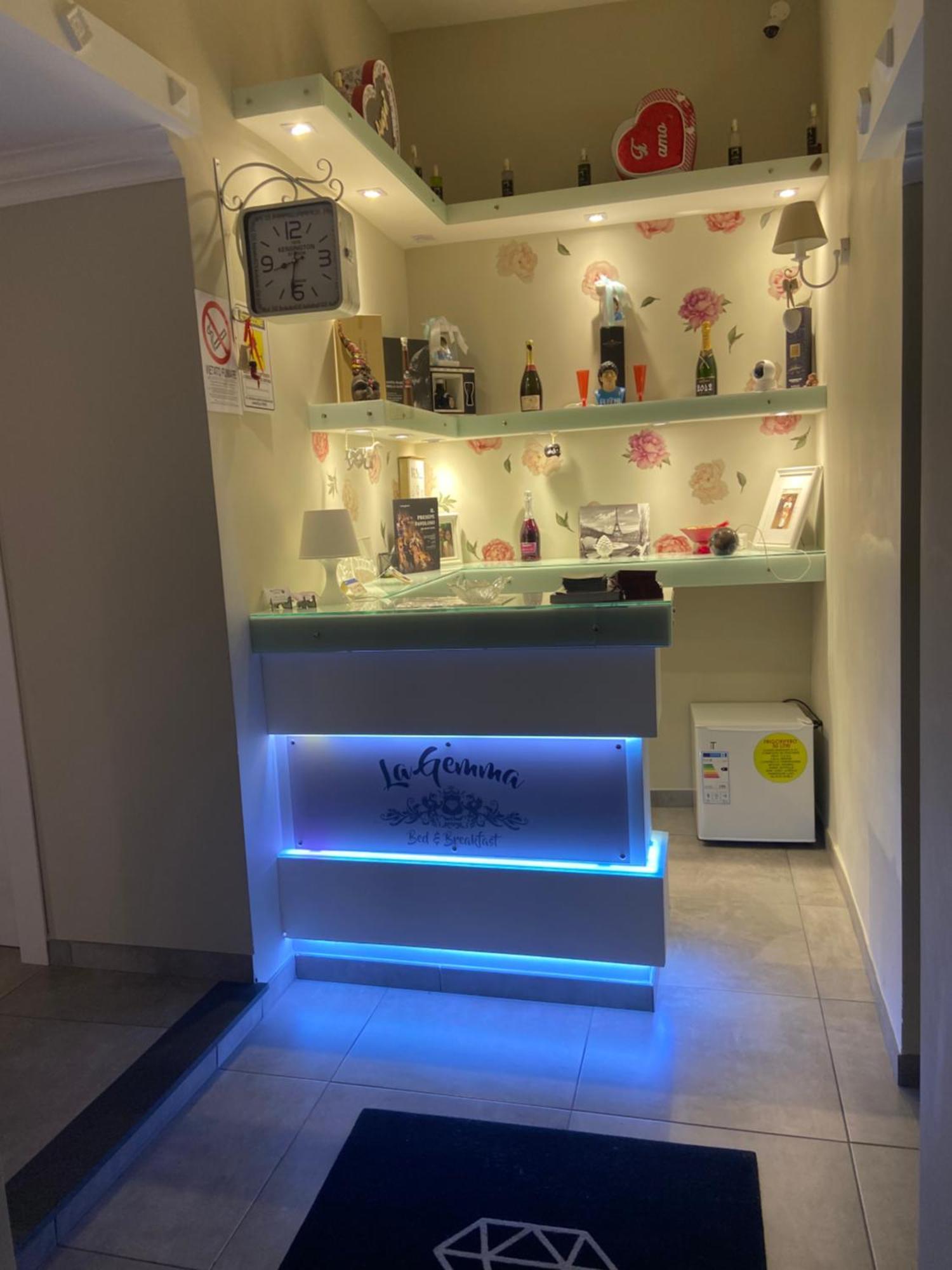 Beb La Gemma Bed and Breakfast Napoli Eksteriør billede