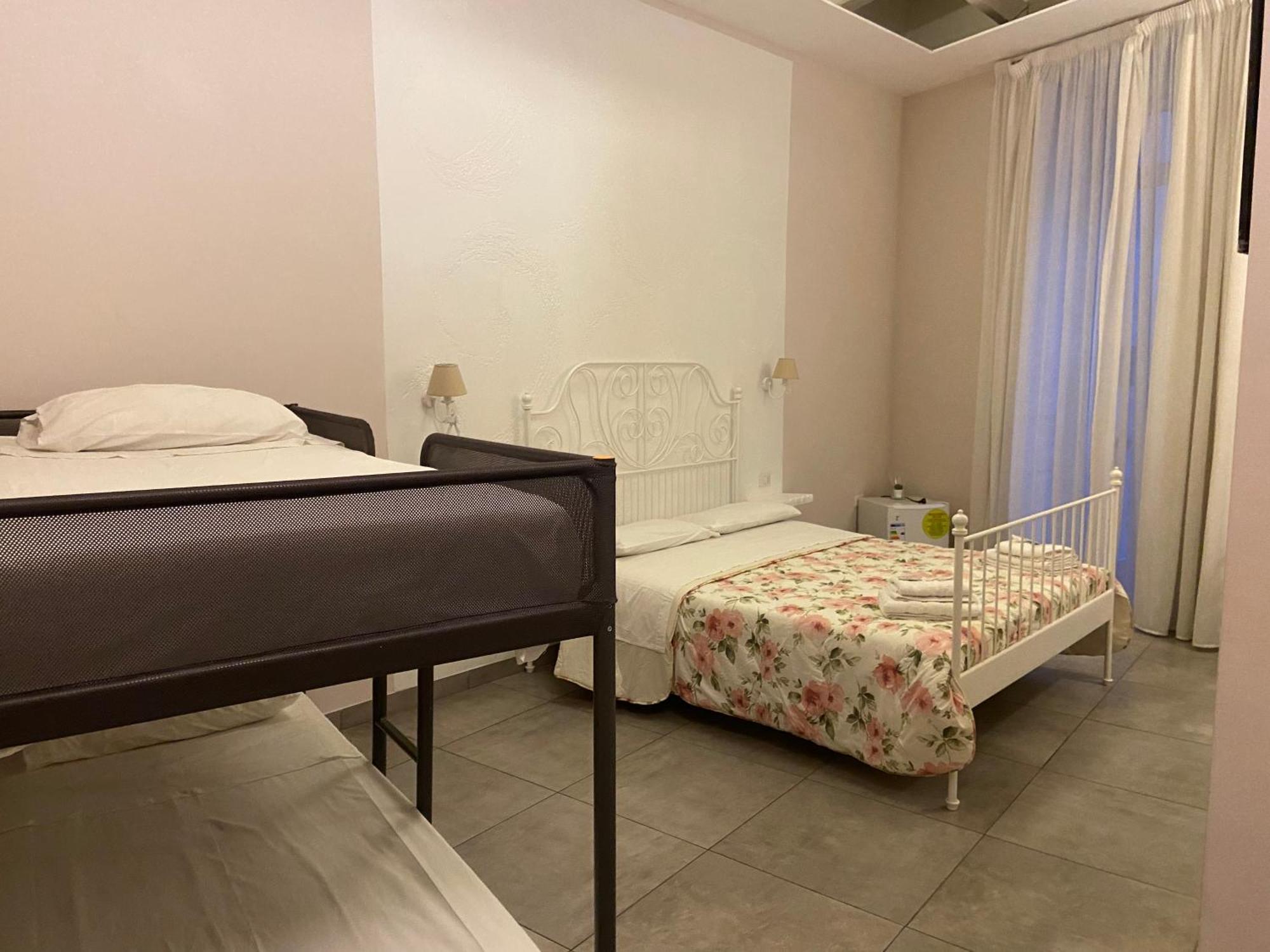Beb La Gemma Bed and Breakfast Napoli Eksteriør billede
