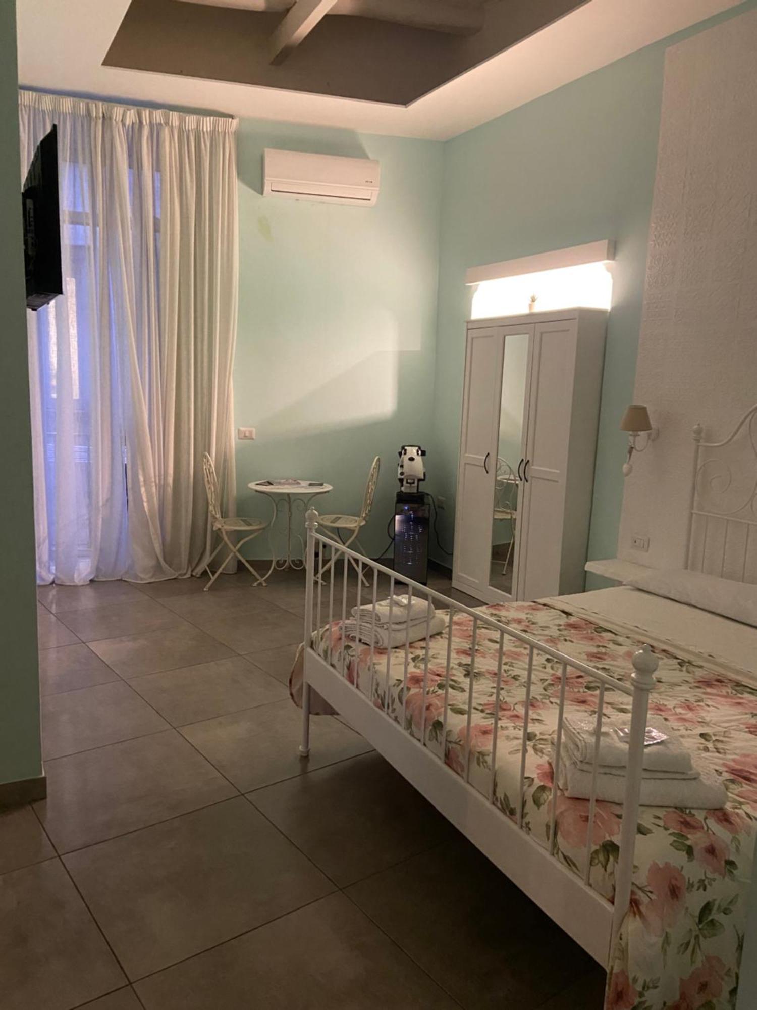 Beb La Gemma Bed and Breakfast Napoli Eksteriør billede
