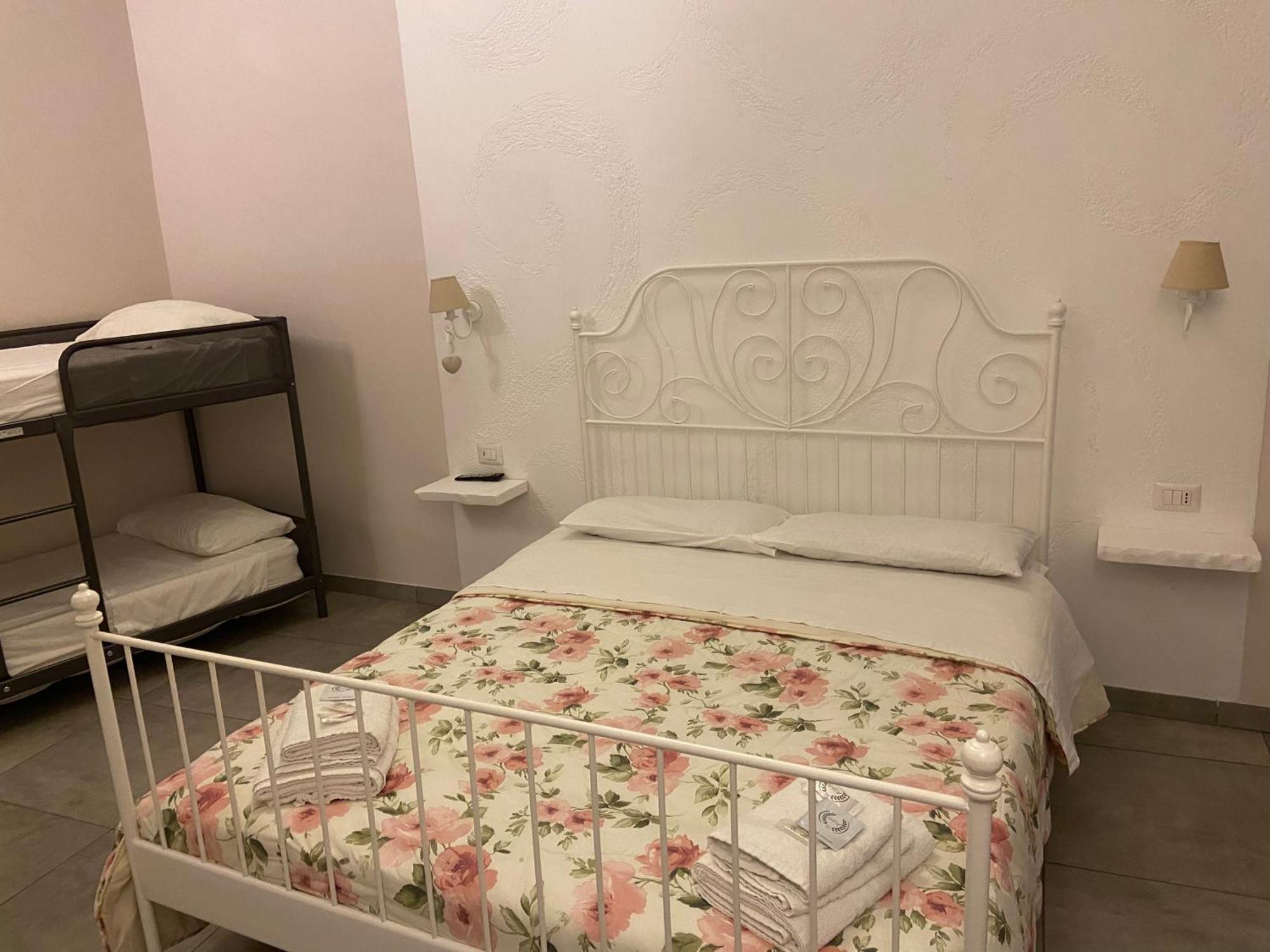 Beb La Gemma Bed and Breakfast Napoli Eksteriør billede