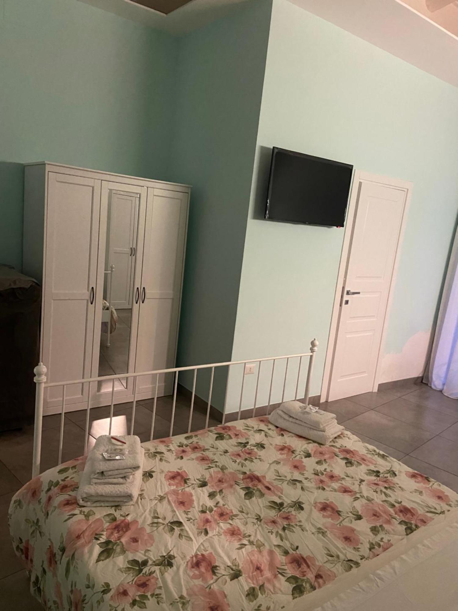 Beb La Gemma Bed and Breakfast Napoli Eksteriør billede