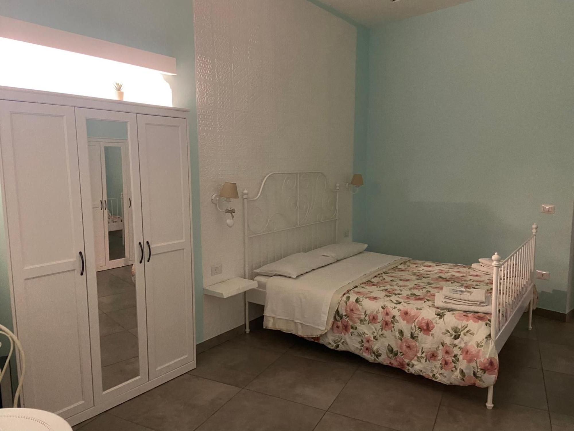 Beb La Gemma Bed and Breakfast Napoli Eksteriør billede