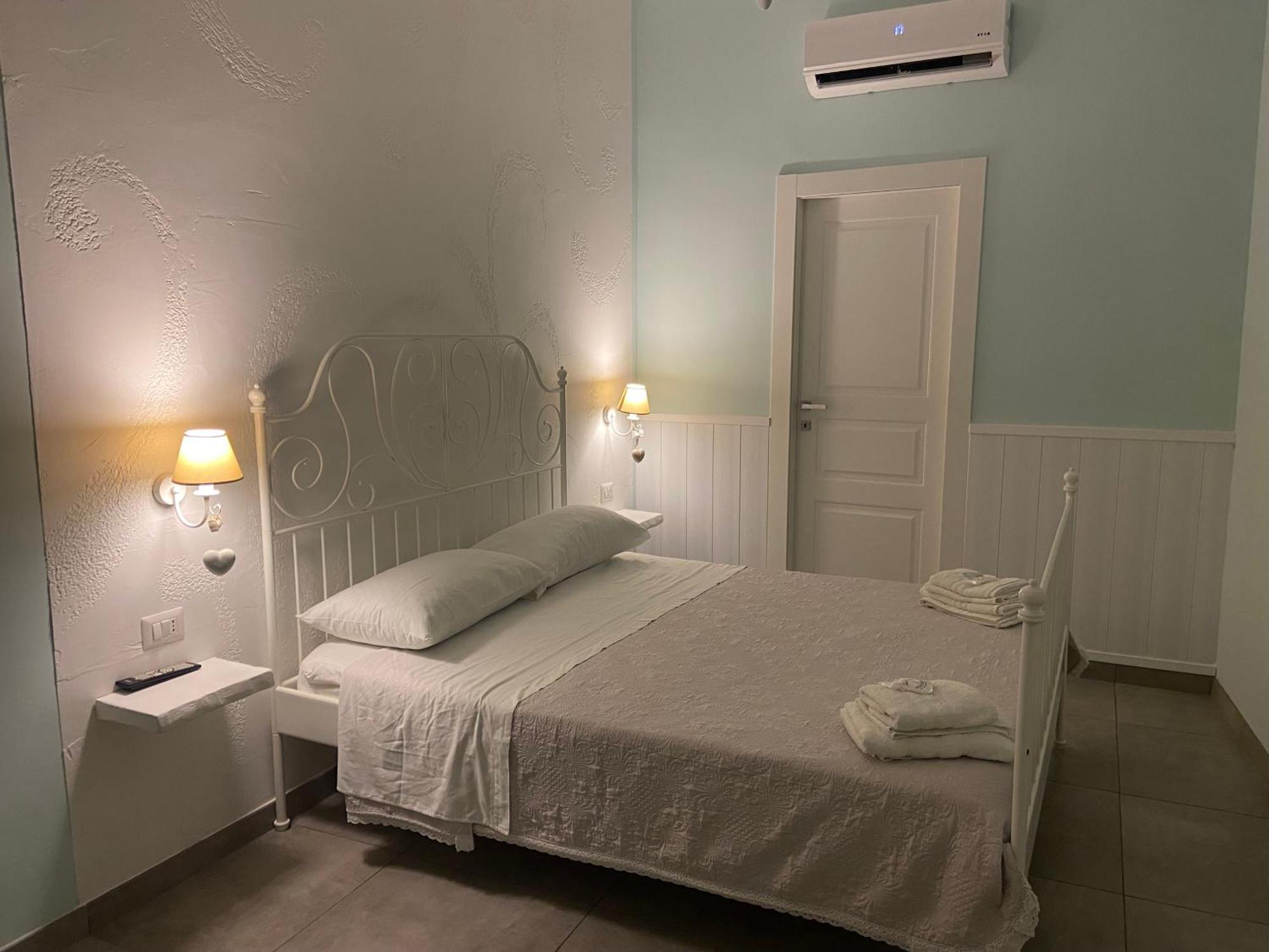 Beb La Gemma Bed and Breakfast Napoli Eksteriør billede