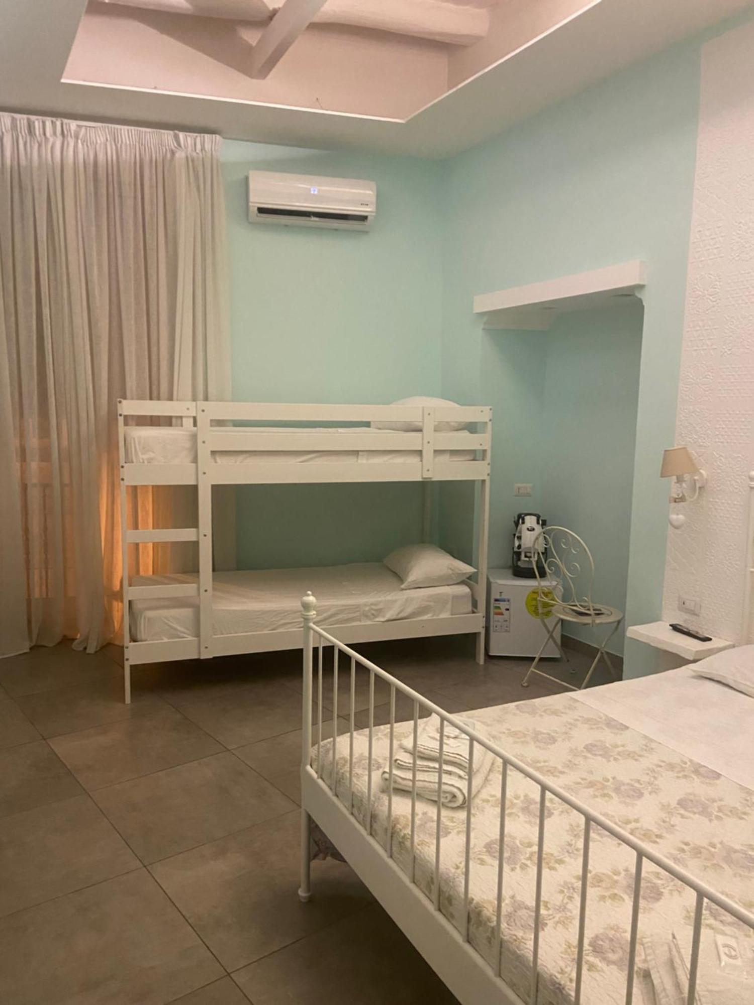 Beb La Gemma Bed and Breakfast Napoli Eksteriør billede
