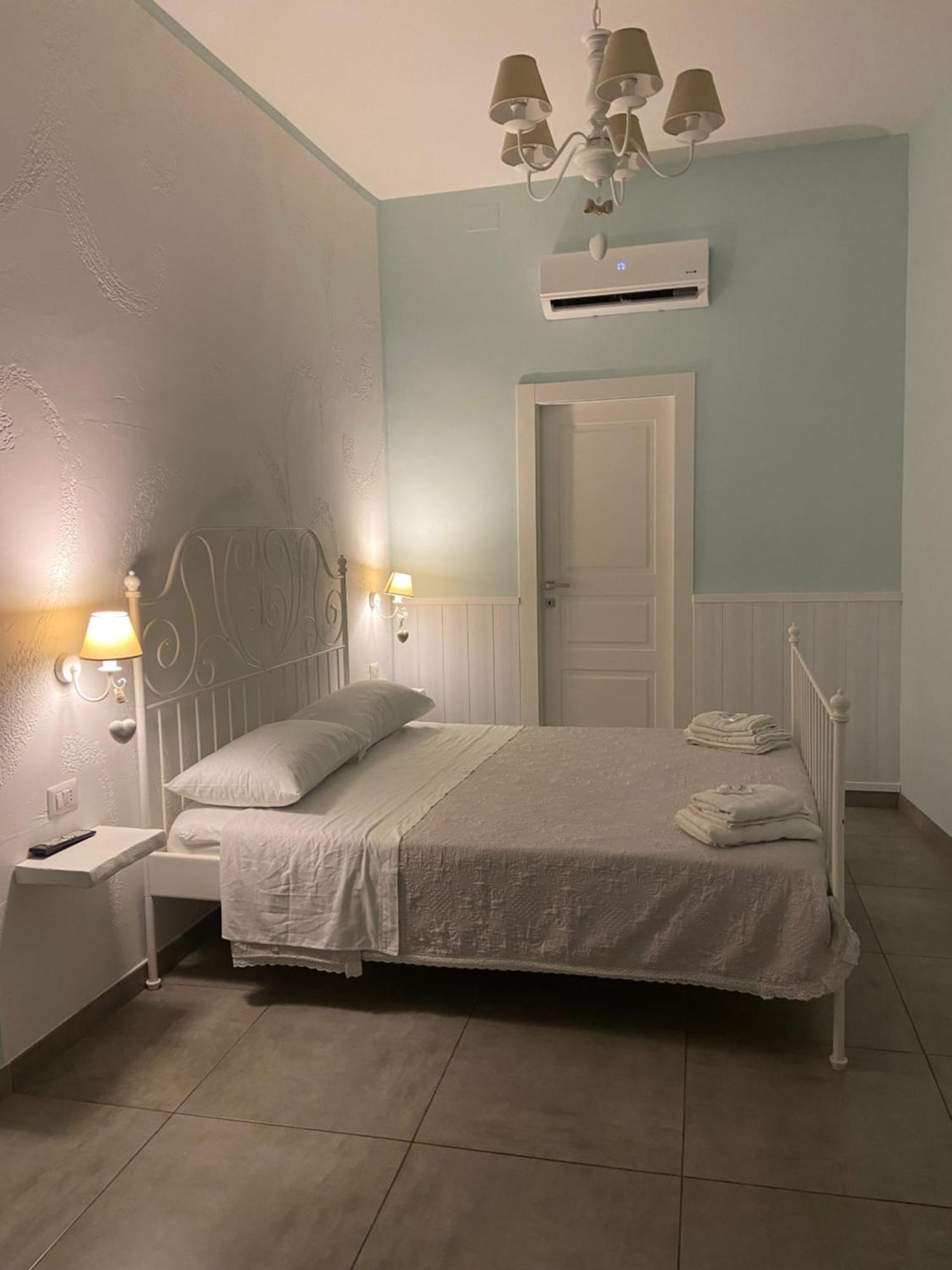 Beb La Gemma Bed and Breakfast Napoli Eksteriør billede