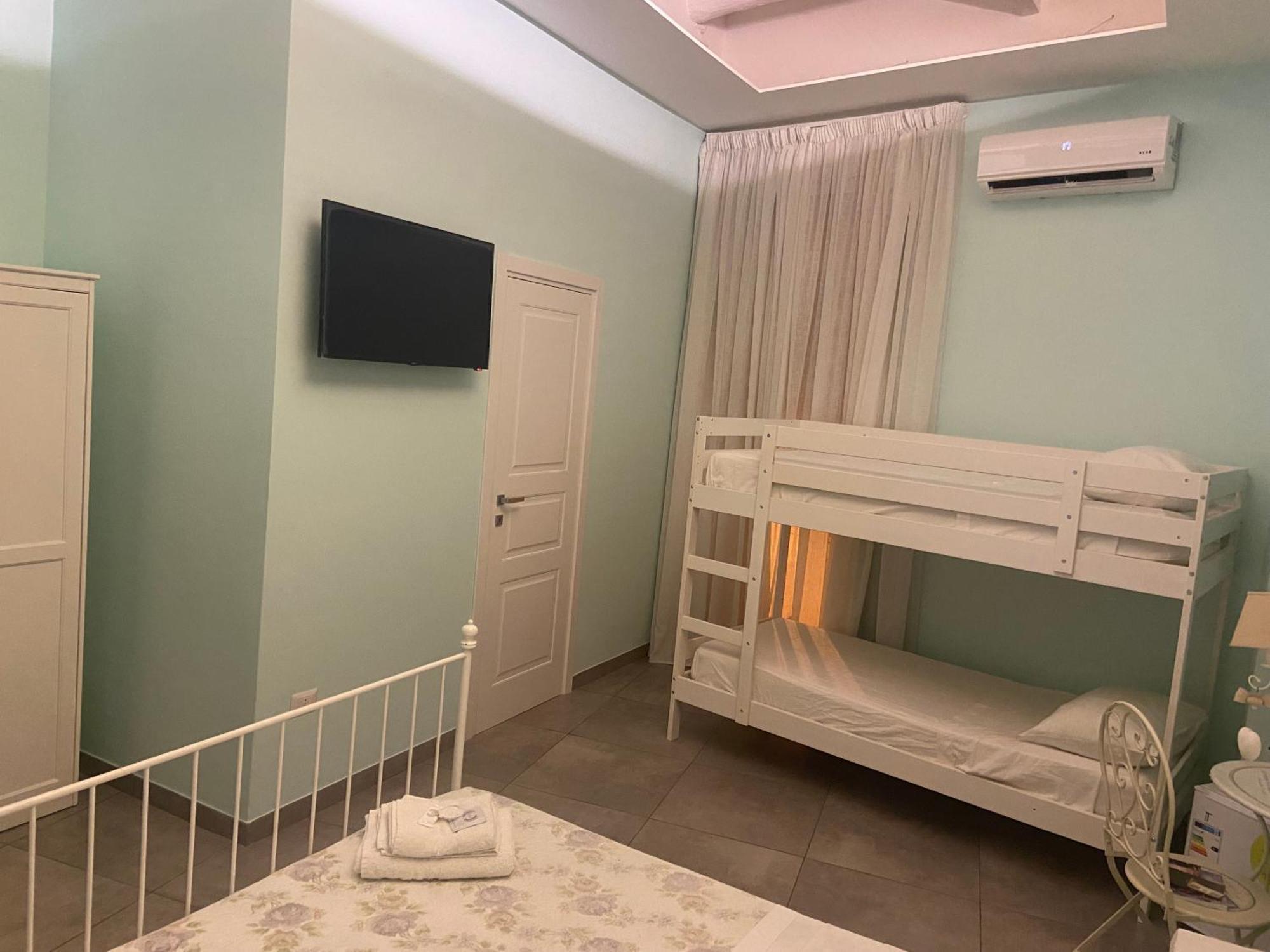 Beb La Gemma Bed and Breakfast Napoli Eksteriør billede