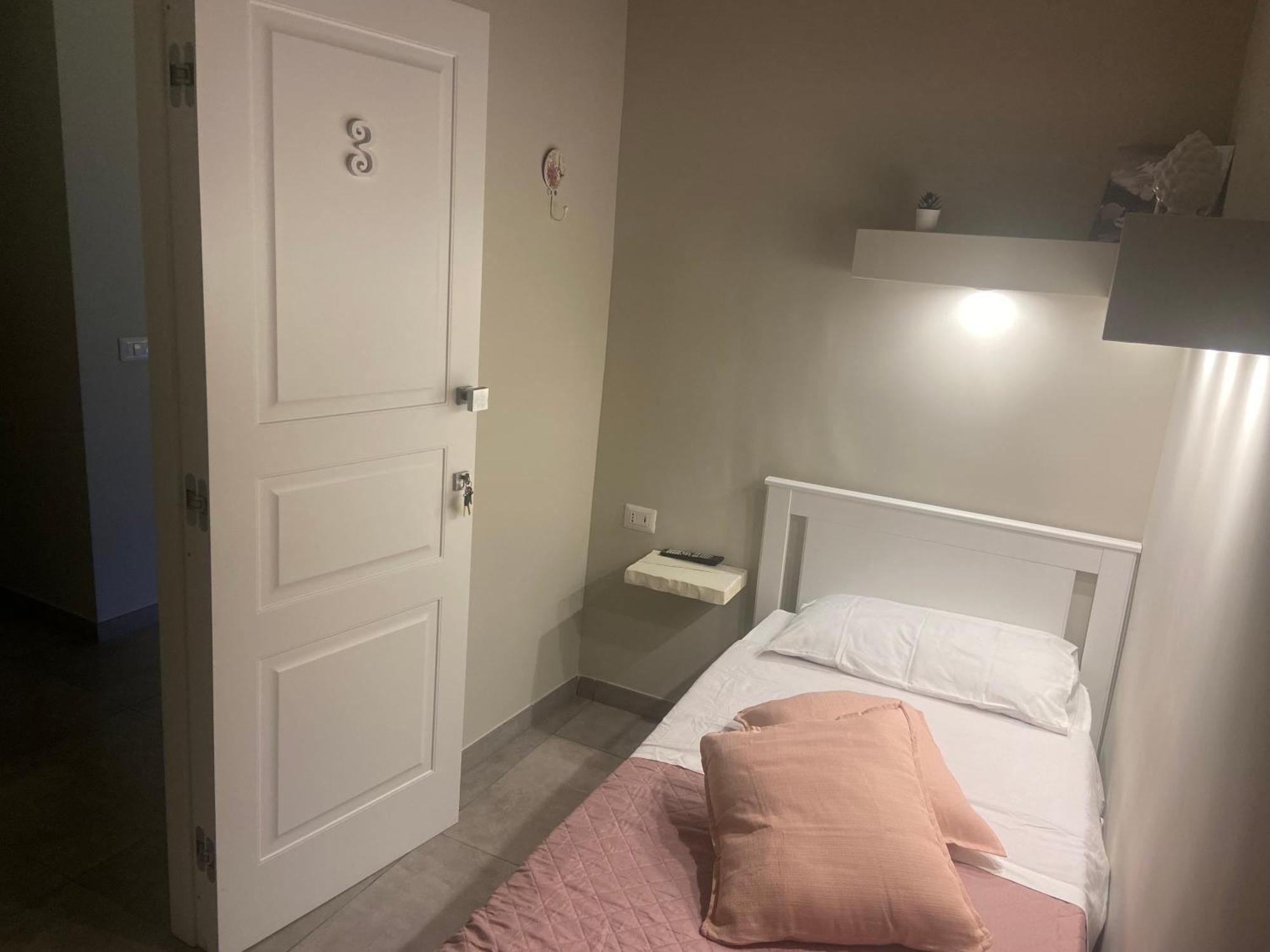 Beb La Gemma Bed and Breakfast Napoli Eksteriør billede