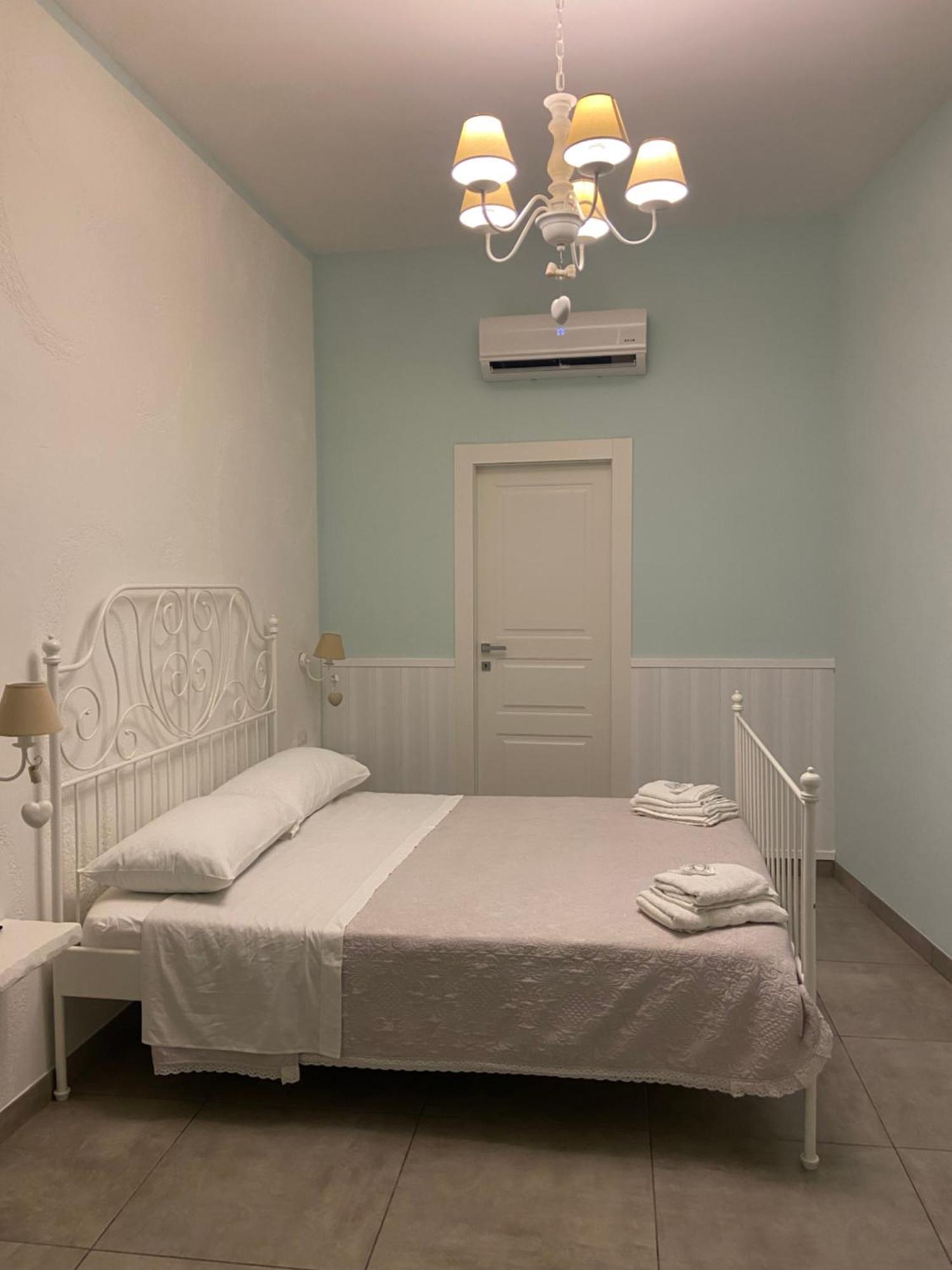 Beb La Gemma Bed and Breakfast Napoli Eksteriør billede