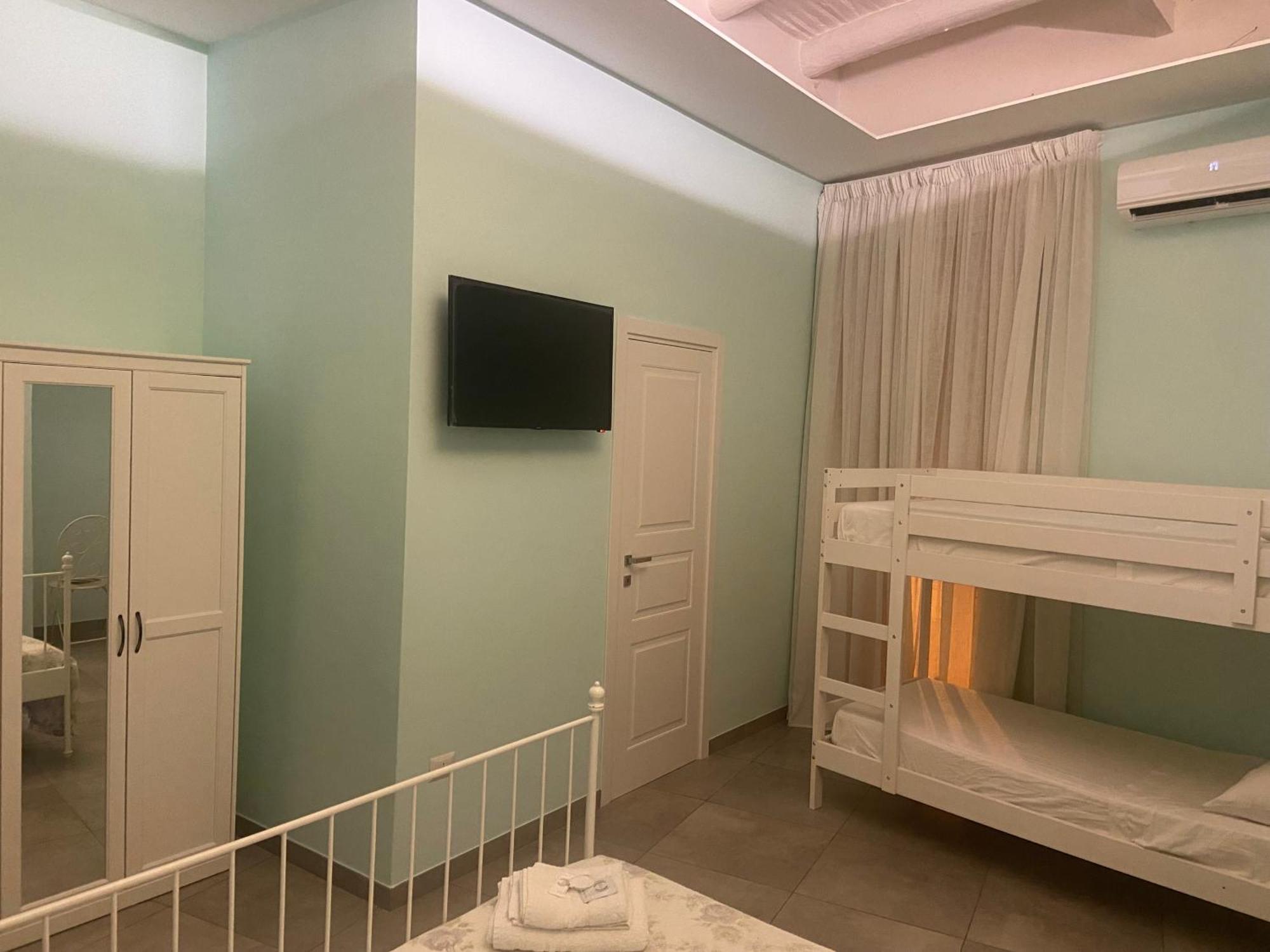 Beb La Gemma Bed and Breakfast Napoli Eksteriør billede